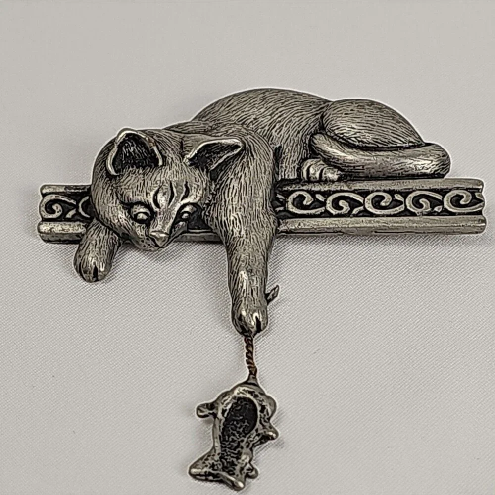 Vtg JJ Jonette Cat with Dangling Mouse Brooch Pin Pewter Signed 2.5
